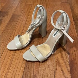 Steve Madden Women's Carson size 8 Taupe Ankle Strap Heels